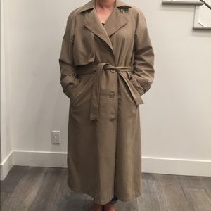 Brown trench coat with removable lining